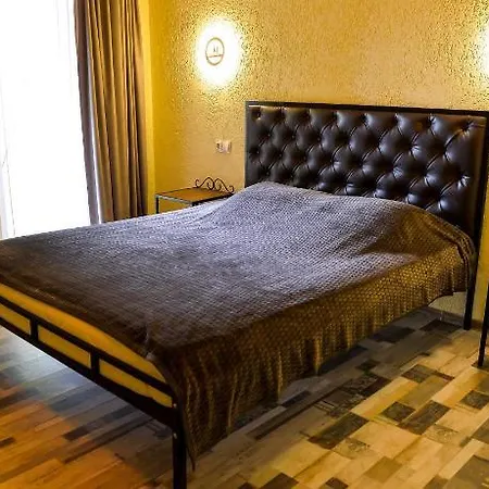Green Flower Hotel Kutaisi Zewnętrze zdjęcie
