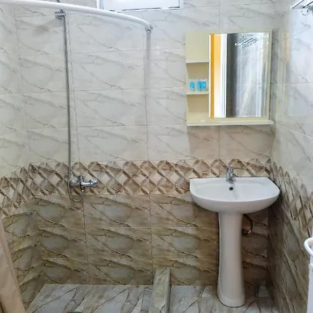 Green Flower Hotel Kutaisi Zewnętrze zdjęcie
