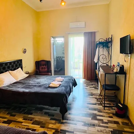 Green Flower Hotel Kutaisi Zewnętrze zdjęcie