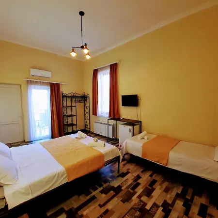 Green Flower Hotel Kutaisi Zewnętrze zdjęcie