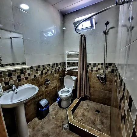 Green Flower Hotel Kutaisi Zewnętrze zdjęcie